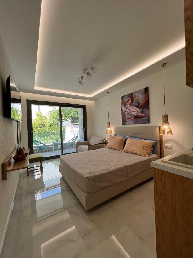 Wide Blue Luxury Suites Neos Marmaras Extérieur photo