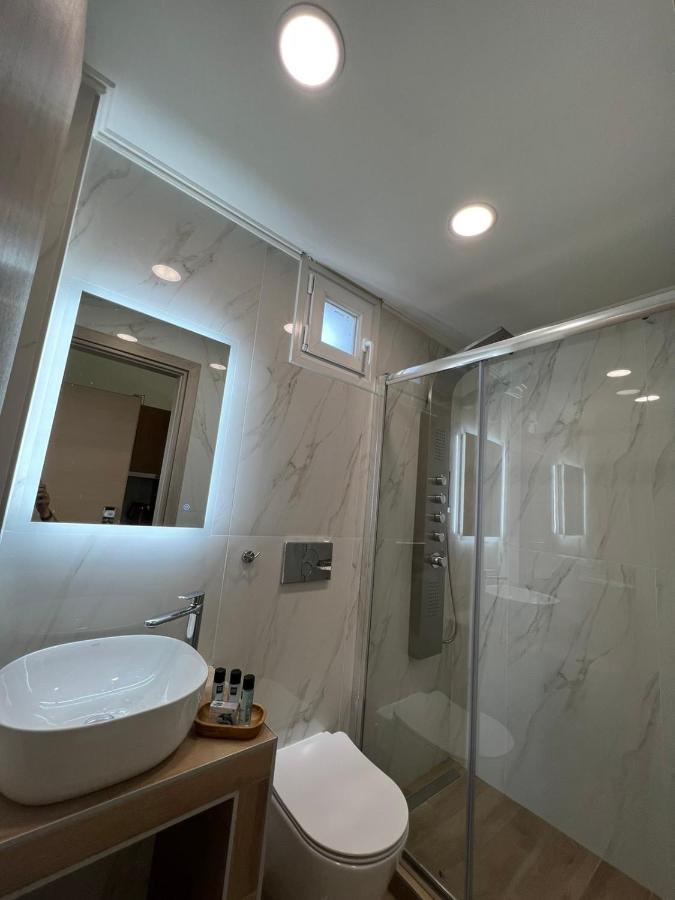 Wide Blue Luxury Suites Neos Marmaras Extérieur photo