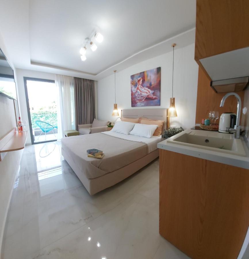 Wide Blue Luxury Suites Neos Marmaras Extérieur photo