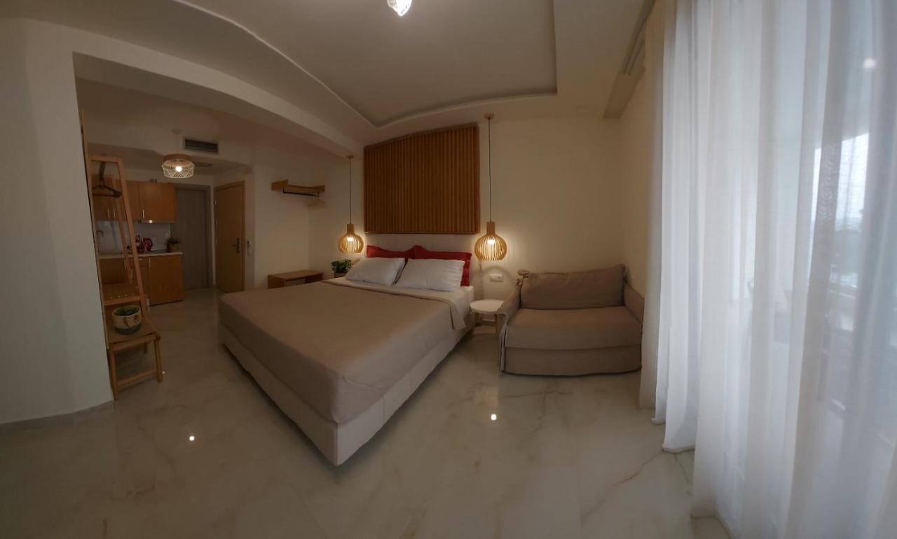Wide Blue Luxury Suites Neos Marmaras Extérieur photo